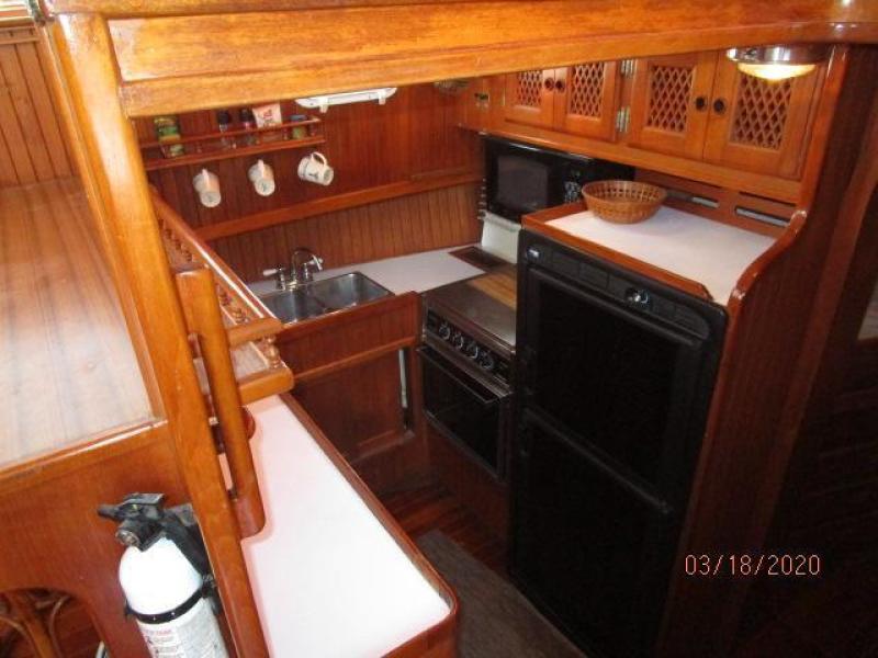 1986 Marine Trader "40" Sundeck Trawler