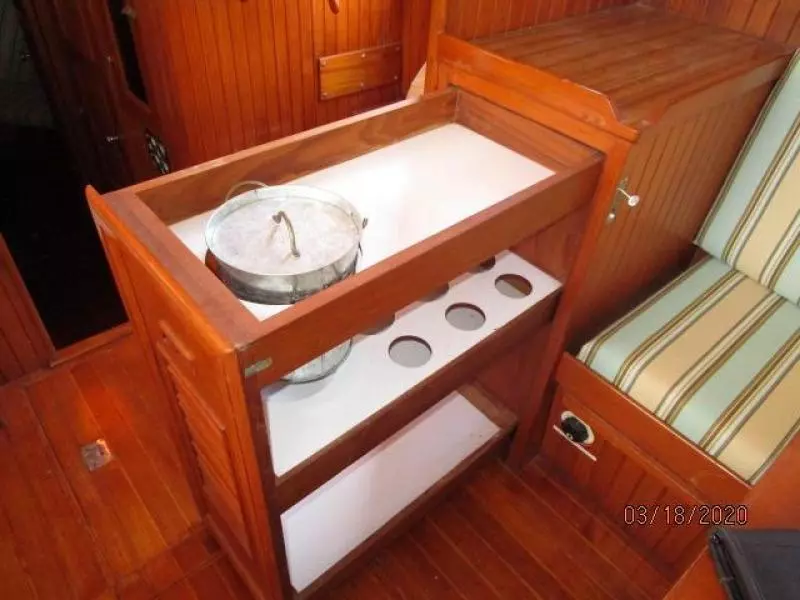 Bay Breeze 40ft Marine Trader Yacht For Sale