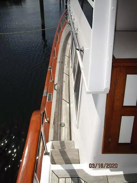 Bay Breeze 40ft Marine Trader Yacht For Sale