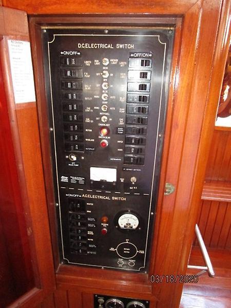 1986 Marine Trader "40" Sundeck Trawler
