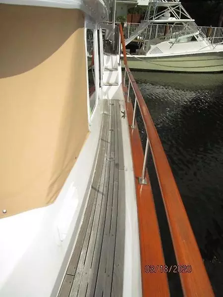 Bay Breeze 40ft Marine Trader Yacht For Sale