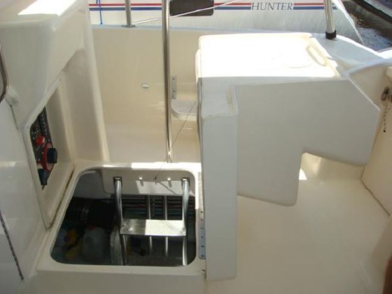 2005 Mainship 34