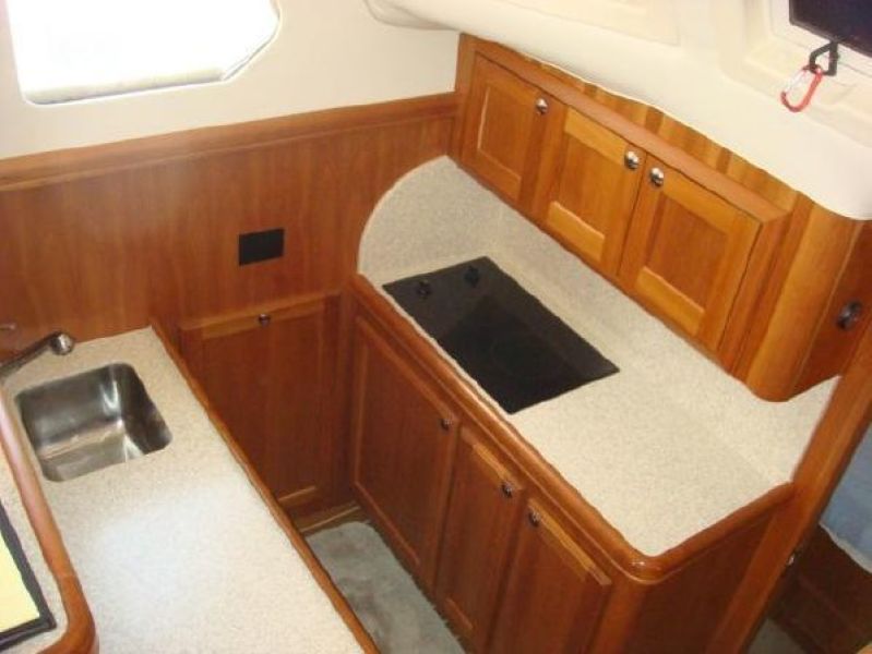 2005 Mainship 34