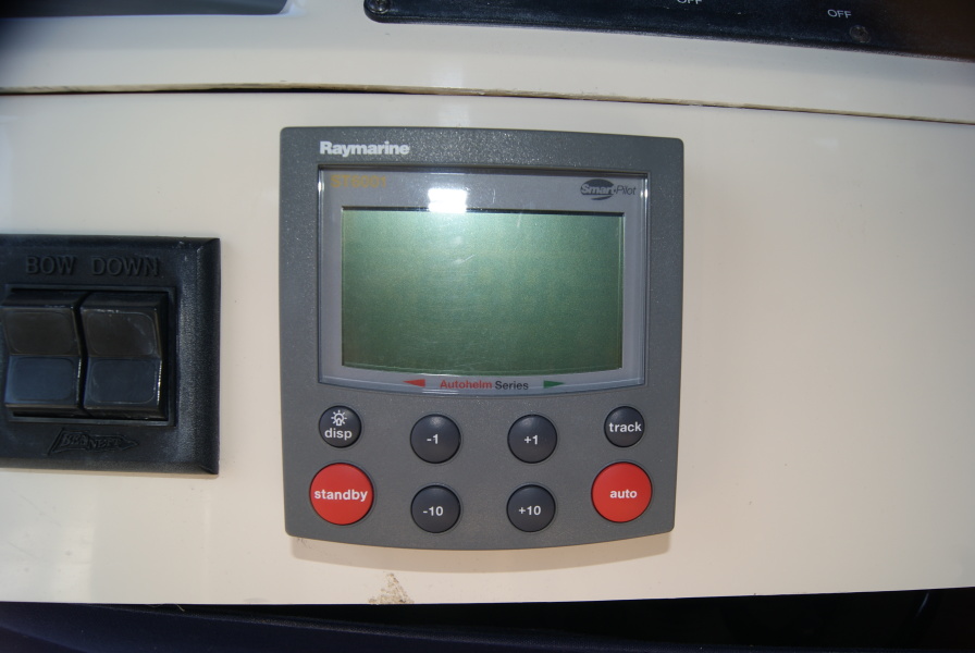 2005 Mainship 34