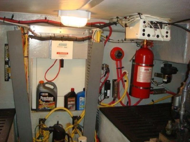 2005 Mainship 34