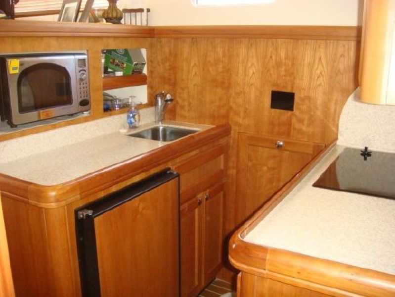 2005 Mainship 34