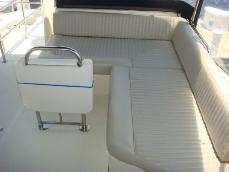 2005 Mainship 34