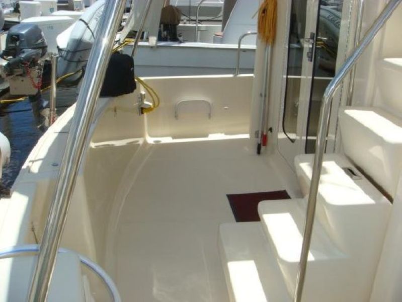 2005 Mainship 34