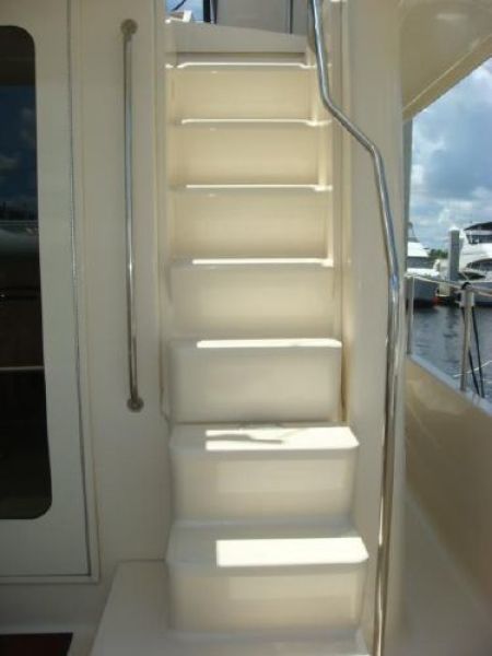 2005 Mainship 34