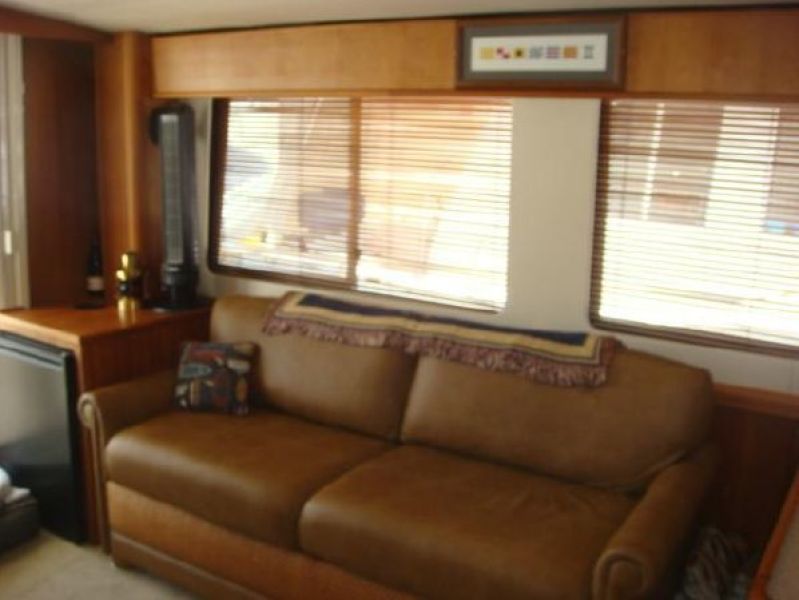 2005 Mainship 34