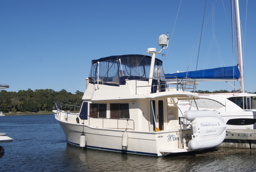 2005 Mainship 34