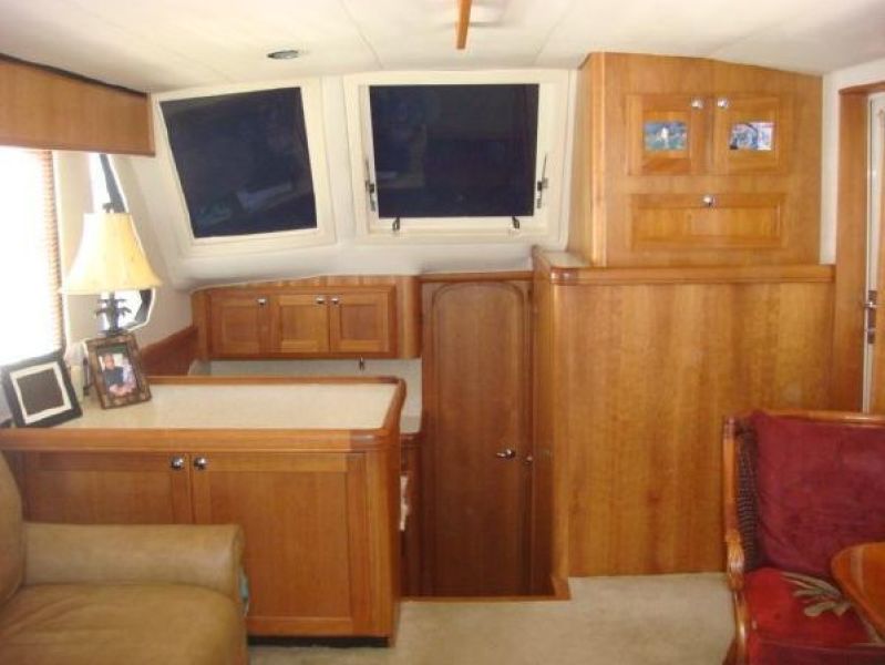 2005 Mainship 34