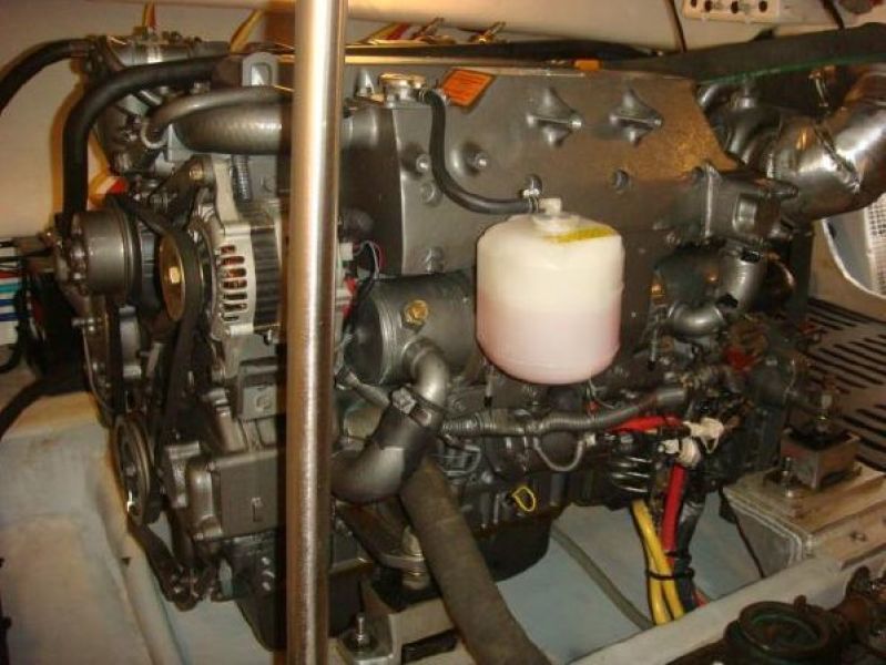 2005 Mainship 34