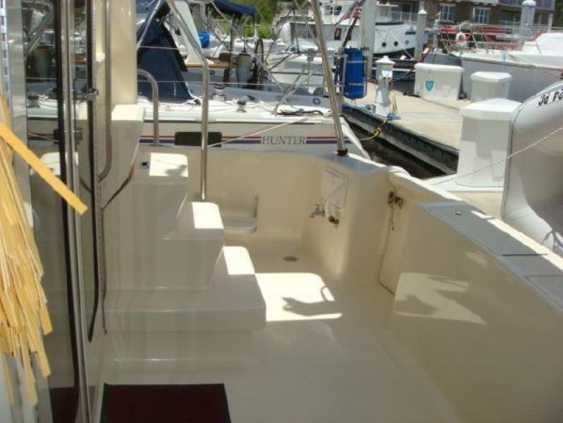 2005 Mainship 34