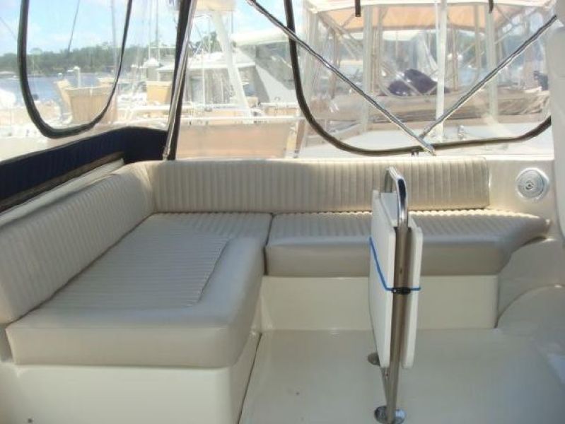 2005 Mainship 34
