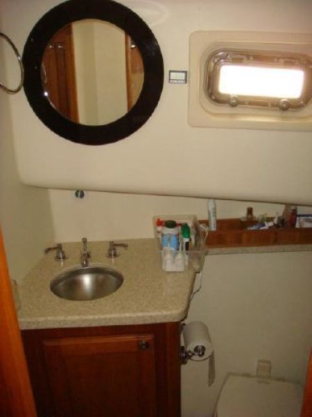2005 Mainship 34