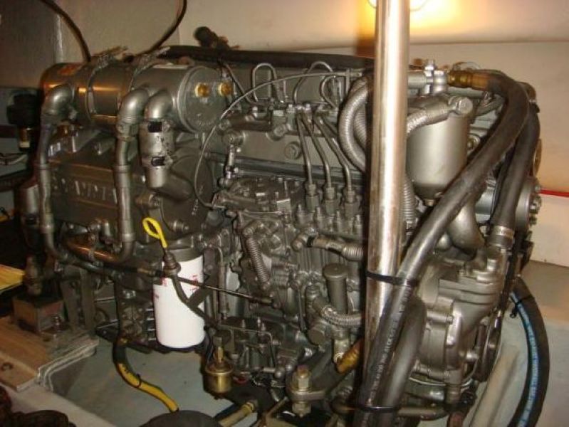 2005 Mainship 34