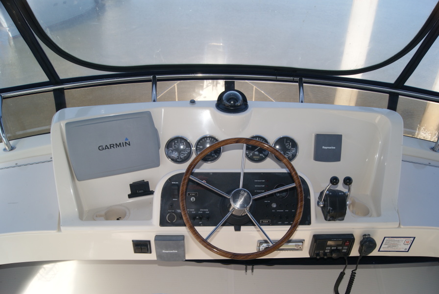 2005 Mainship 34