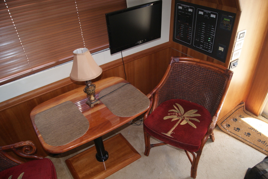 2005 Mainship 34