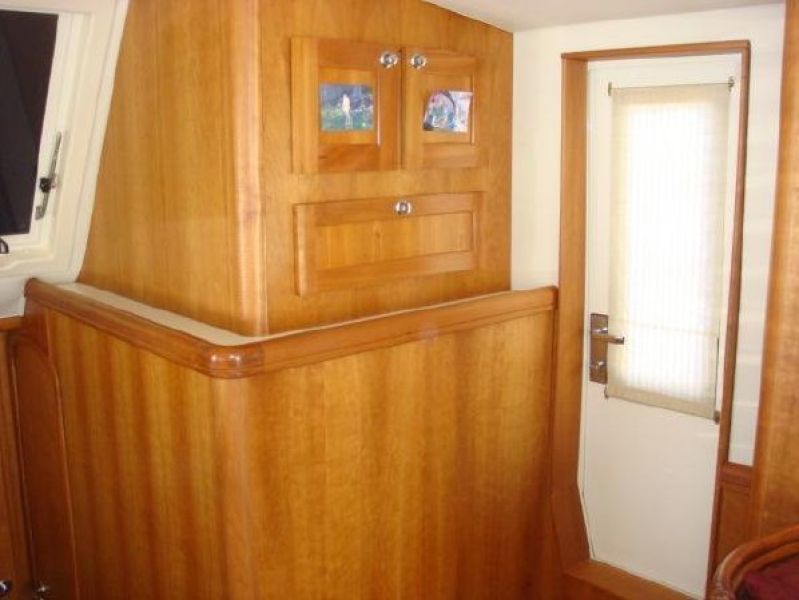 2005 Mainship 34