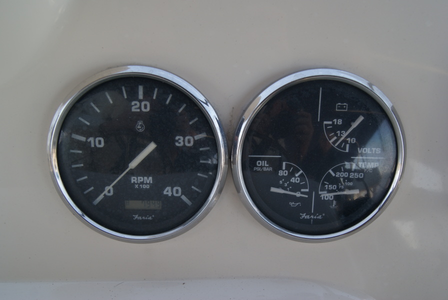 2005 Mainship 34
