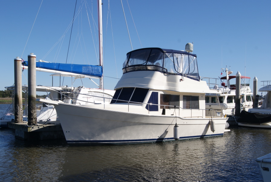2005 Mainship 34