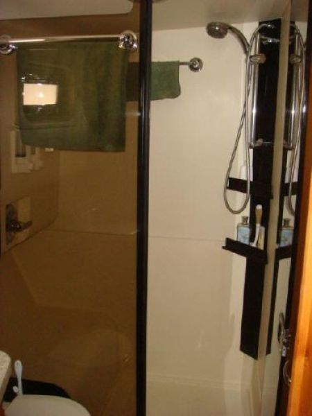 2005 Mainship 34