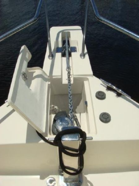 2005 Mainship 34