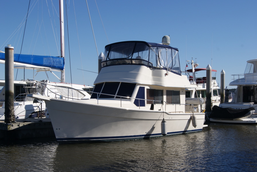2005 Mainship 34