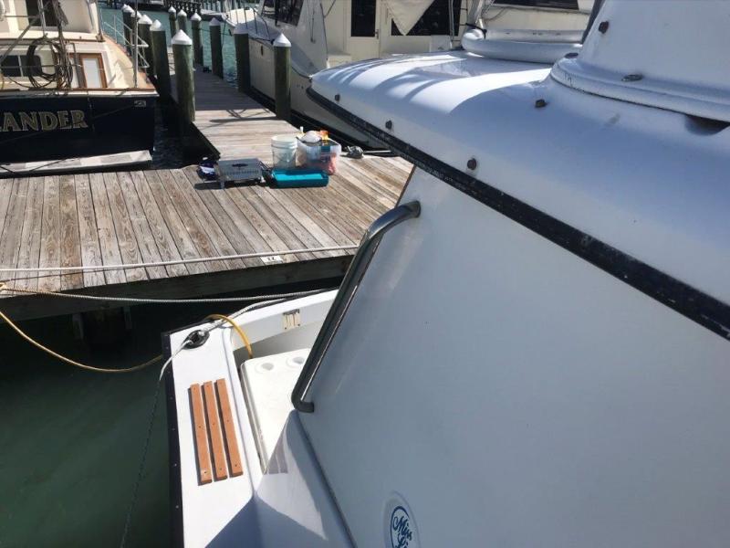 1983 Mainship 34 MK III