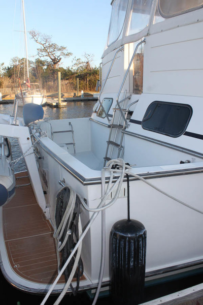1992 Tollycraft Cockpit Motor Yacht
