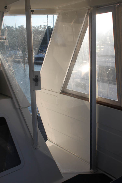 1992 Tollycraft Cockpit Motor Yacht