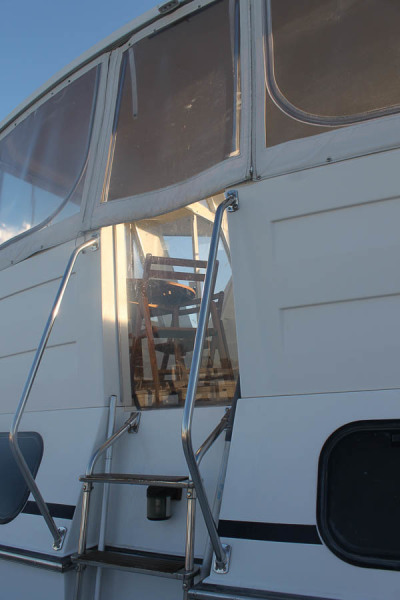 1992 Tollycraft Cockpit Motor Yacht