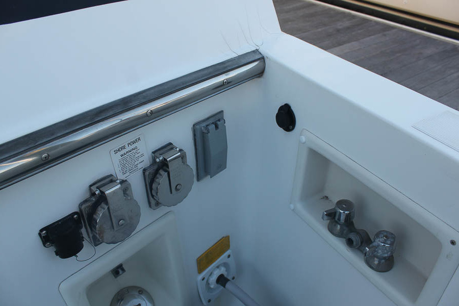 1992 Tollycraft Cockpit Motor Yacht