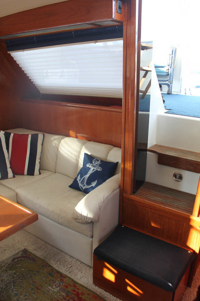 1992 Tollycraft Cockpit Motor Yacht
