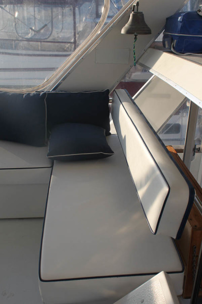 1992 Tollycraft Cockpit Motor Yacht