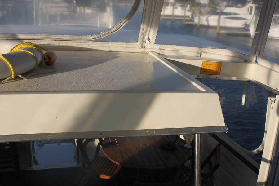 1992 Tollycraft Cockpit Motor Yacht