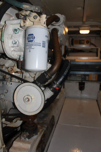 1992 Tollycraft Cockpit Motor Yacht