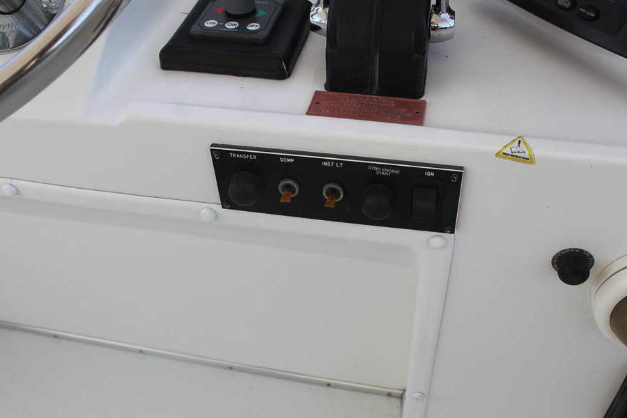1992 Tollycraft Cockpit Motor Yacht
