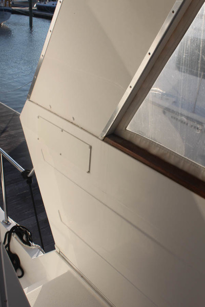 1992 Tollycraft Cockpit Motor Yacht