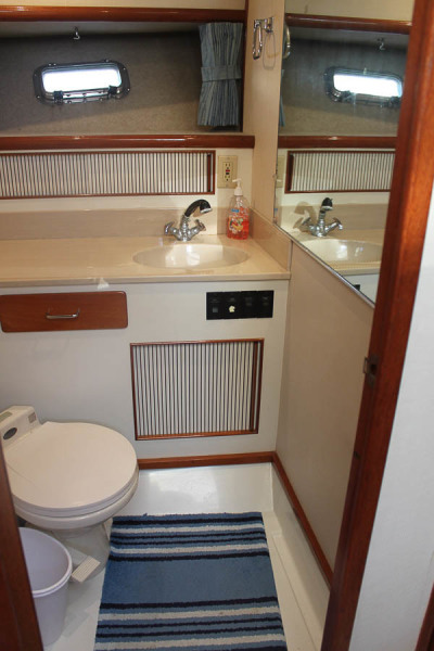 1992 Tollycraft Cockpit Motor Yacht
