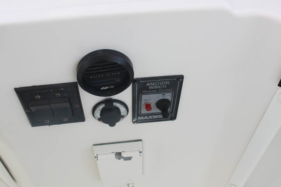 1992 Tollycraft Cockpit Motor Yacht