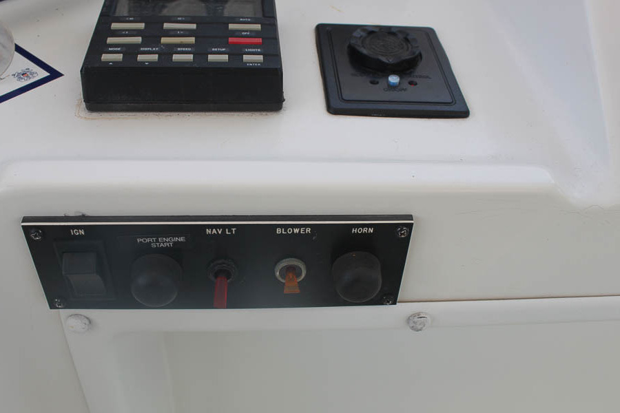 1992 Tollycraft Cockpit Motor Yacht