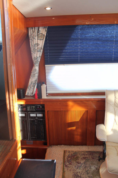 1992 Tollycraft Cockpit Motor Yacht