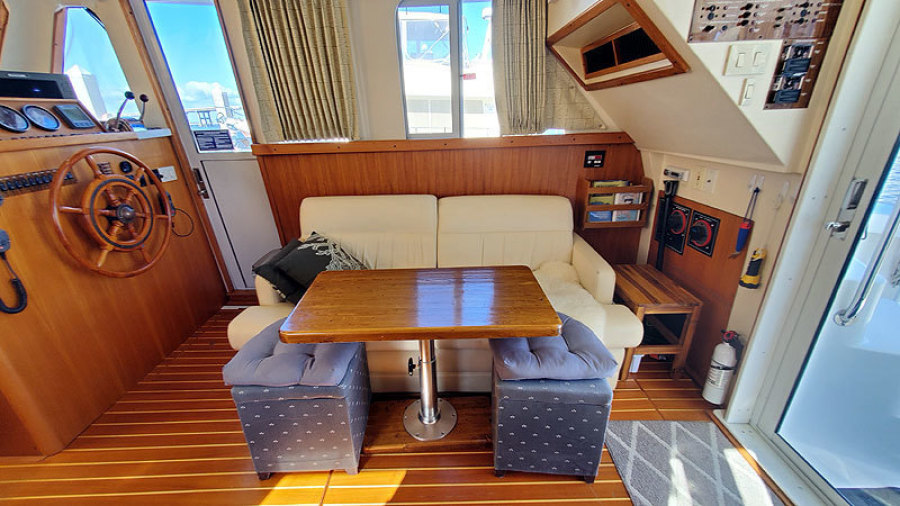 2002 Mainship 390 Trawler