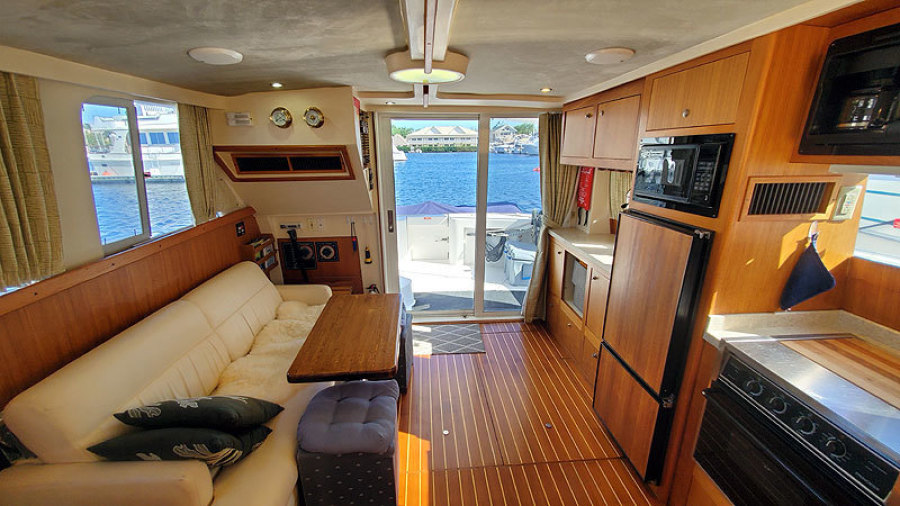 2002 Mainship 390 Trawler