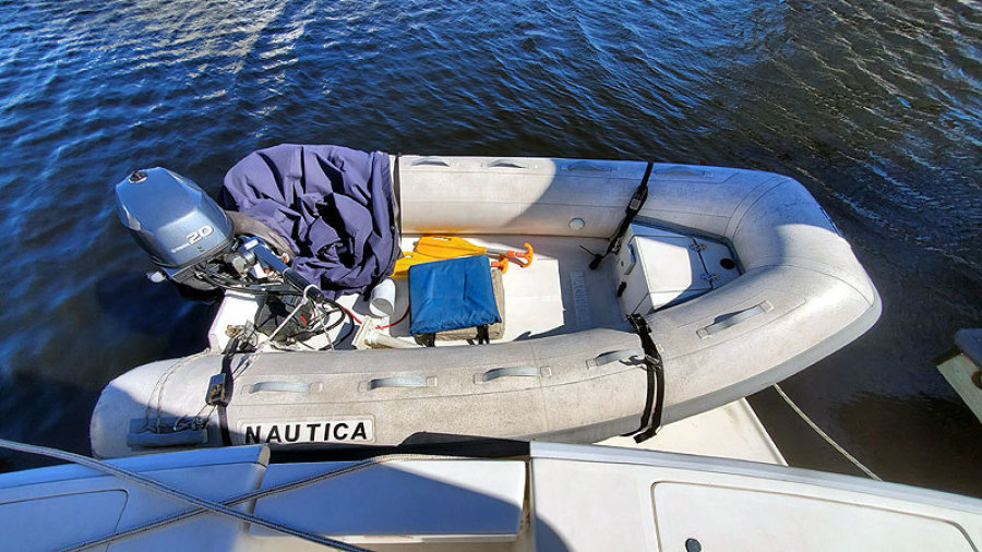 2002 Mainship 390 Trawler
