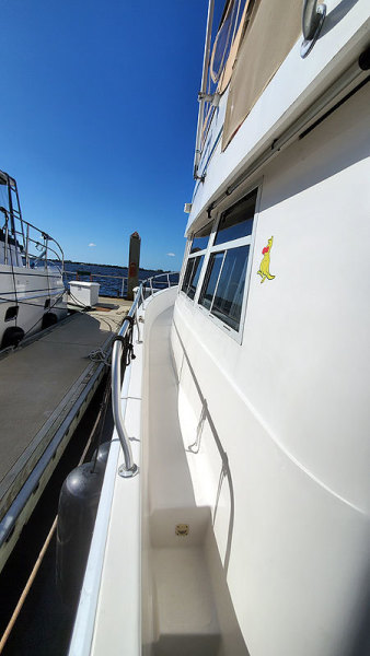 2002 Mainship 390 Trawler