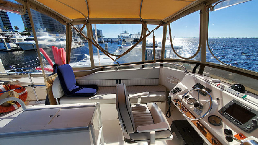 2002 Mainship 390 Trawler