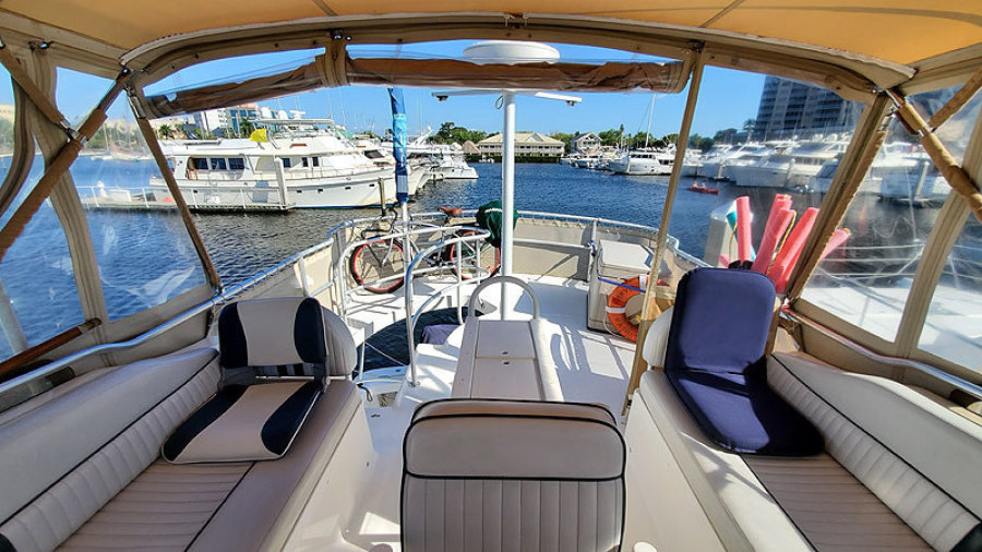 2002 Mainship 390 Trawler